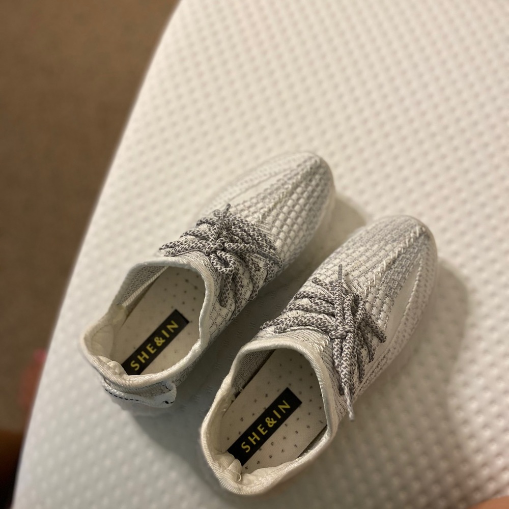 Shoes - Picture 3 of 4